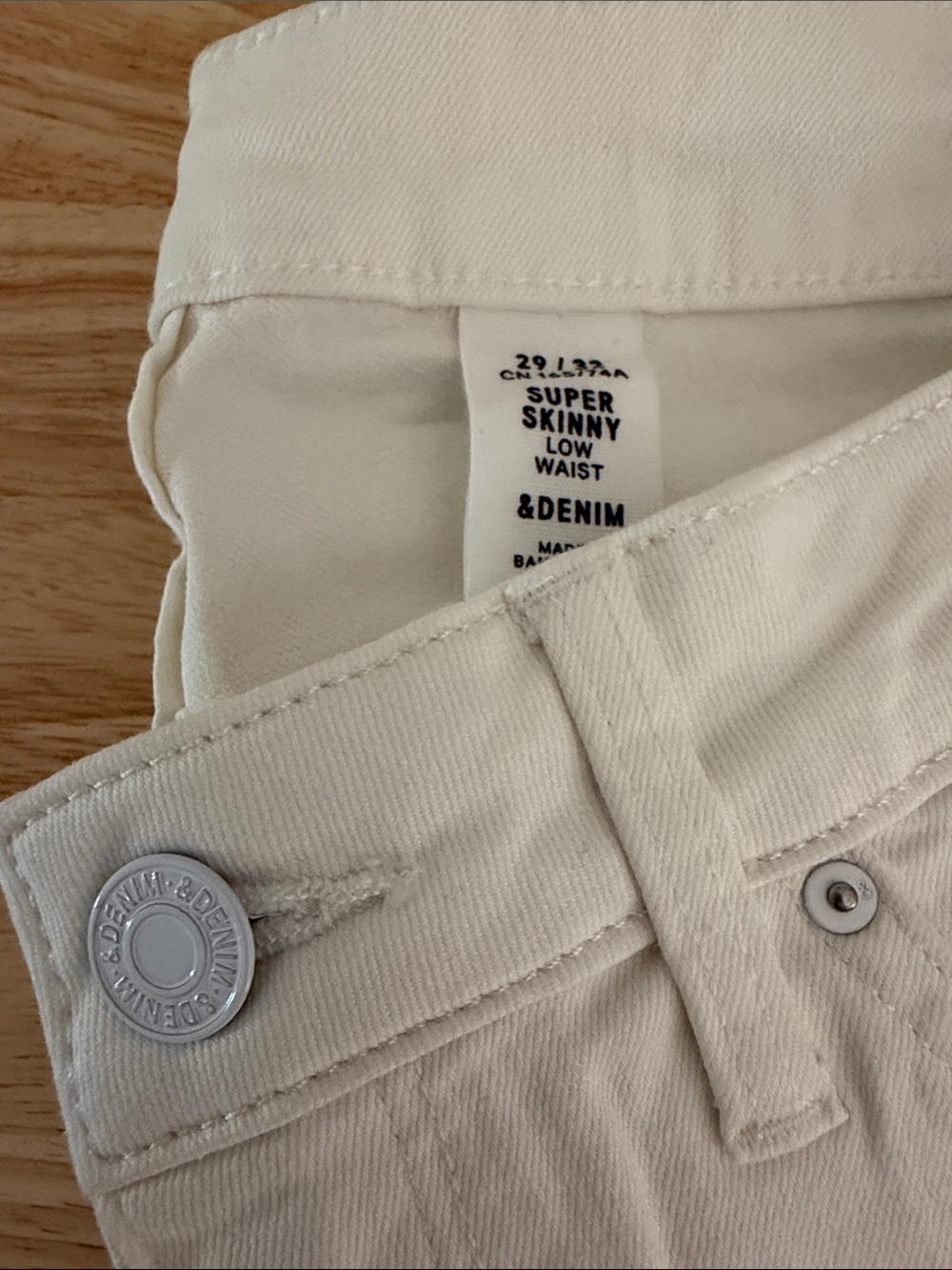 NWT H&M Super Skinny Low Waist Women Jeans - Cream